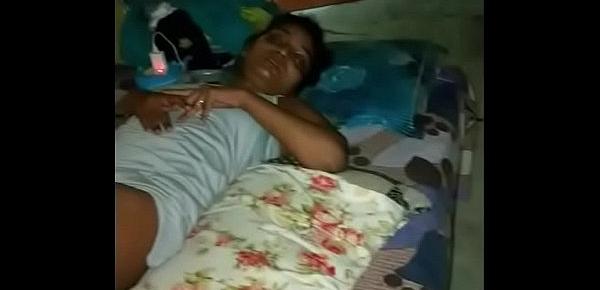  Indian sleeping girl MMS in his room